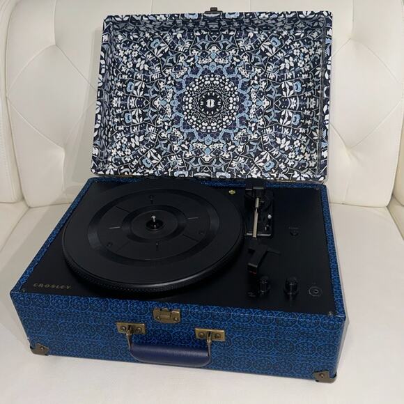 Crosley Radio Kaleidoscope Print Blue & White Record Player - Picture 1 of 12